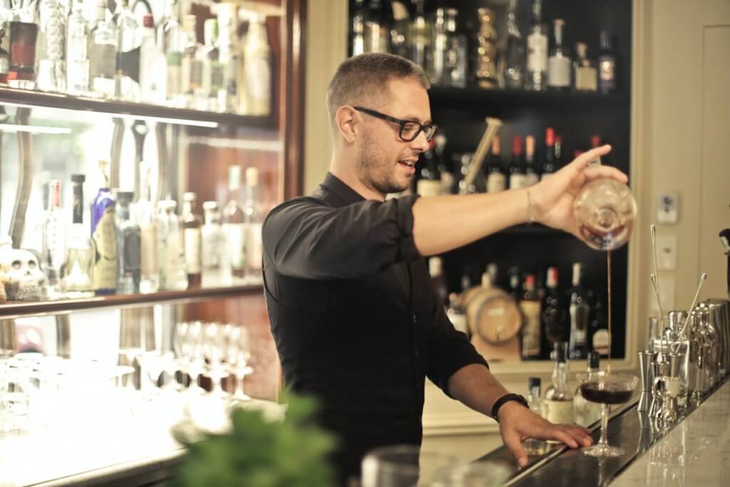 Happy hour virtual corporativo: 10 ideias para surpreender colaboradores e clientes 3
