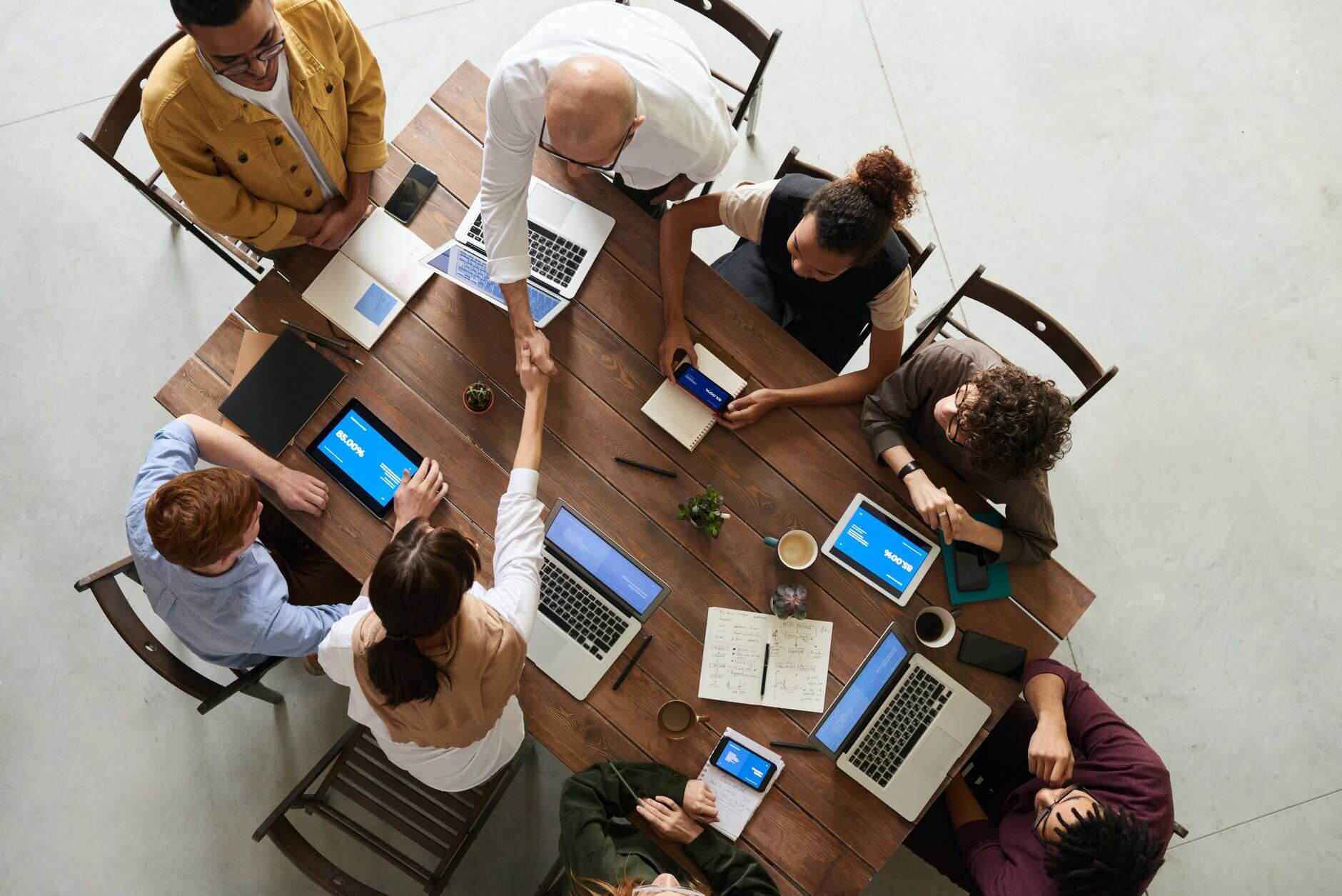 Happy hour virtual corporativo: 10 ideias para surpreender colaboradores e clientes 12